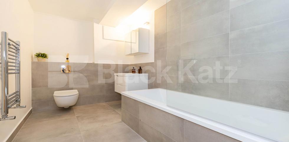 Studio apartment with loft style features in a modern private development  Tyssen Street - Springfield House, Dalston